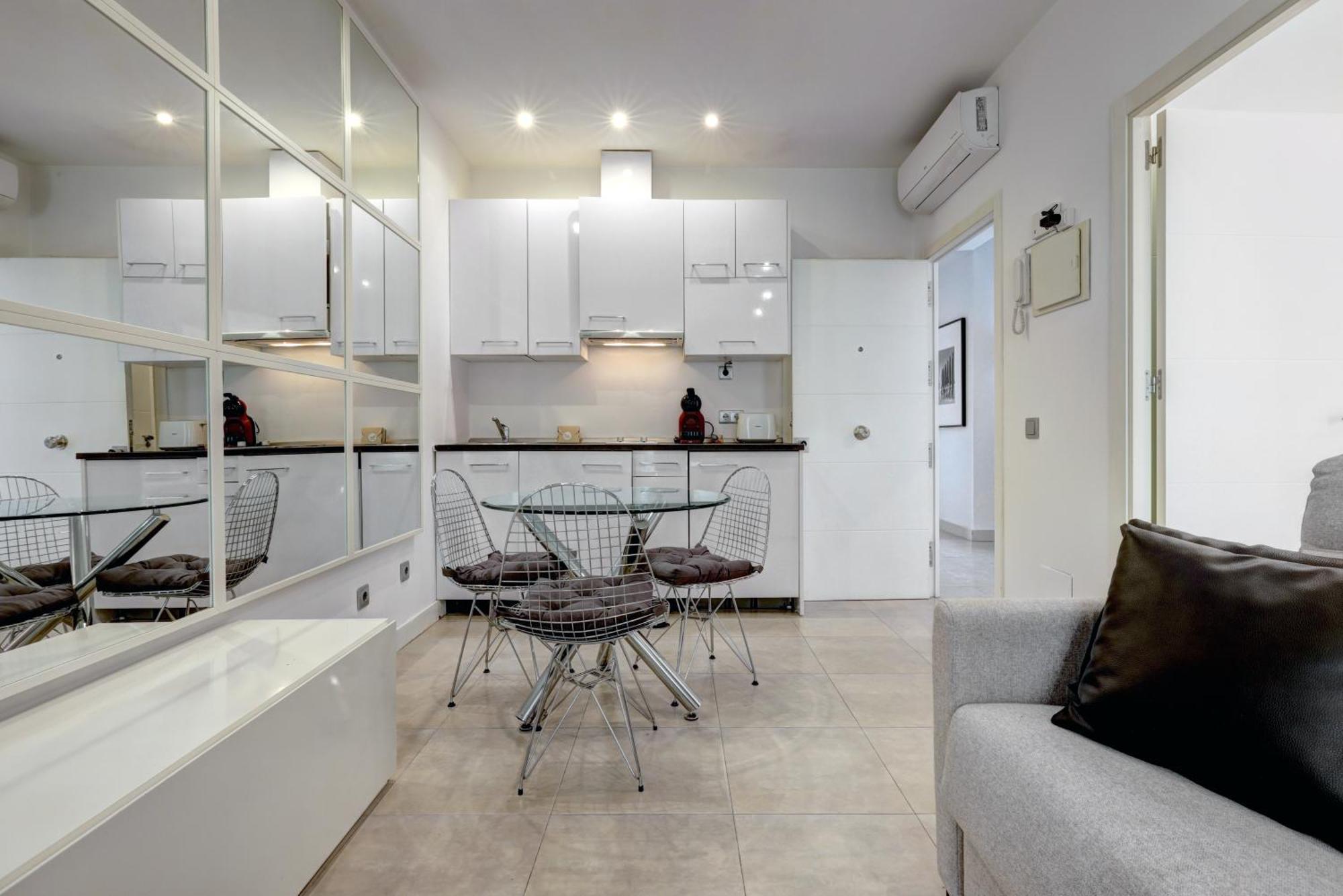 Apartamentos Con Vistas Y Terraza En มาร์เบยา ภายนอก รูปภาพ