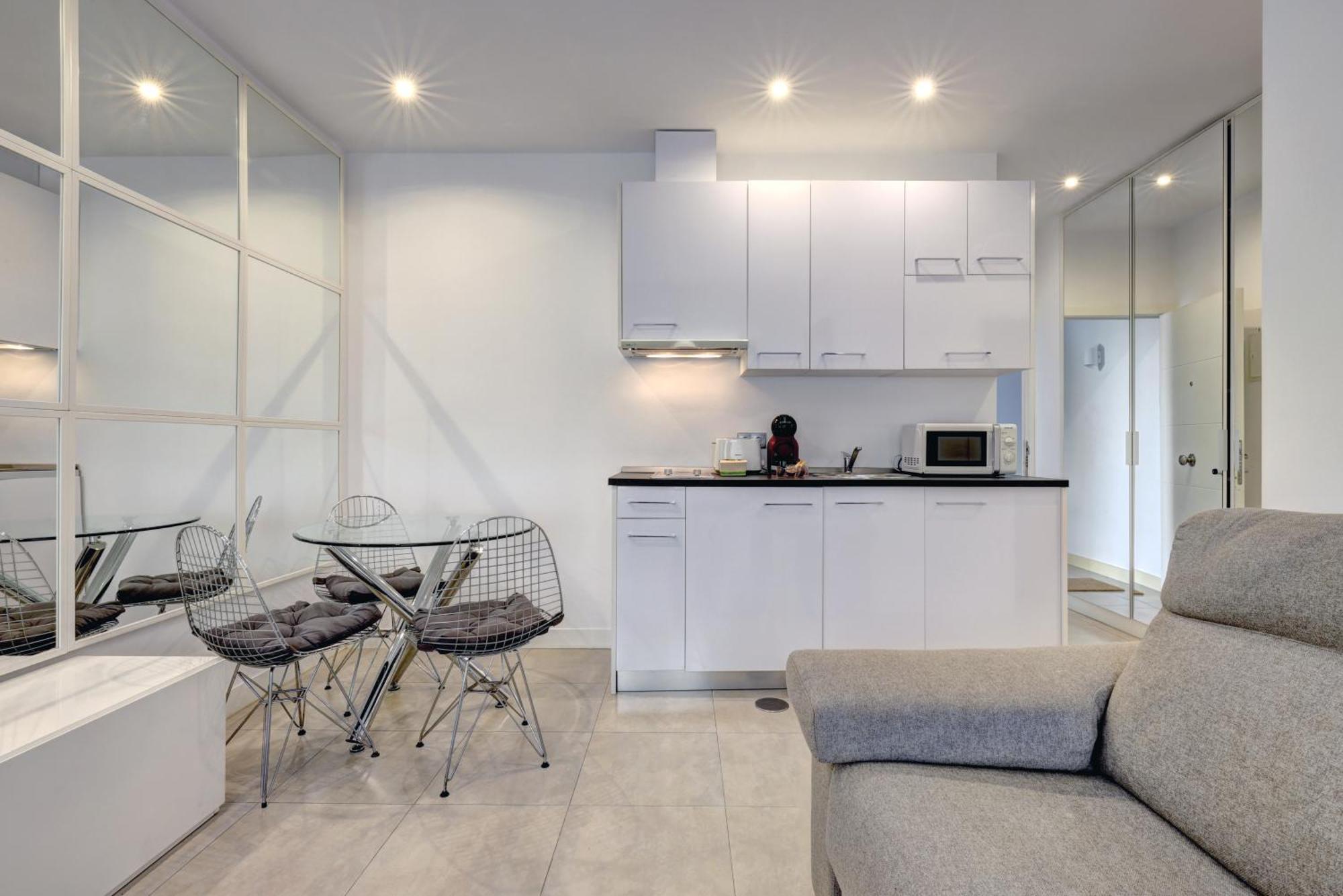 Apartamentos Con Vistas Y Terraza En มาร์เบยา ภายนอก รูปภาพ