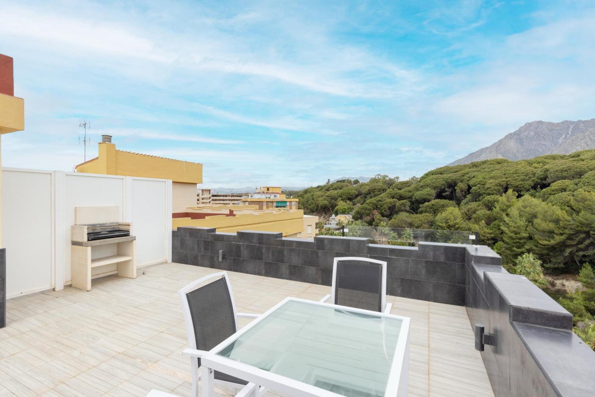 Apartamentos Con Vistas Y Terraza En มาร์เบยา ภายนอก รูปภาพ