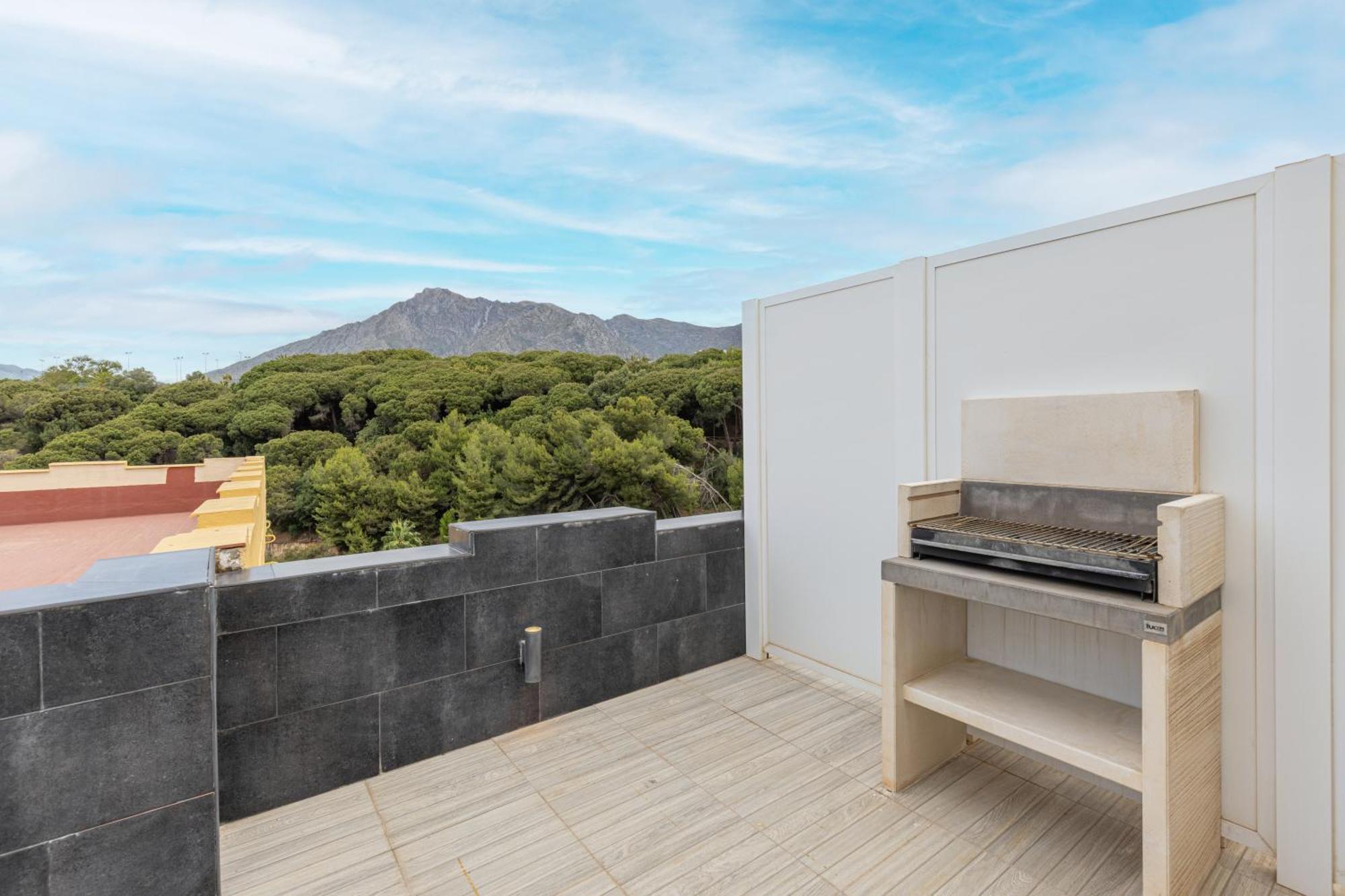 Apartamentos Con Vistas Y Terraza En มาร์เบยา ภายนอก รูปภาพ