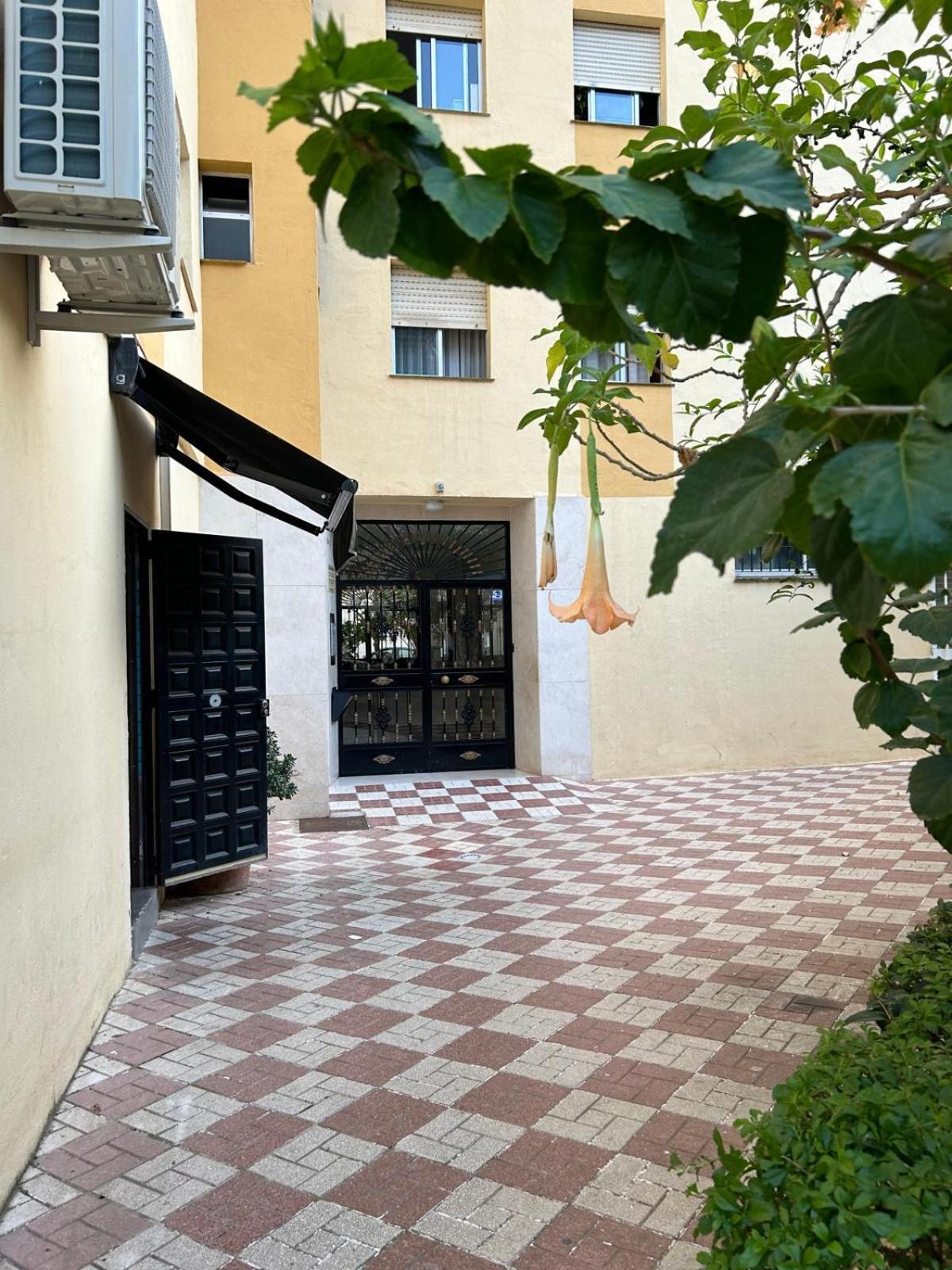 Apartamentos Con Vistas Y Terraza En มาร์เบยา ภายนอก รูปภาพ